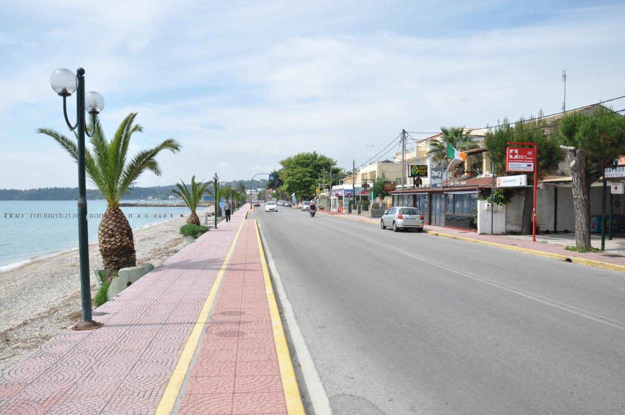 Paraskevi Apartments Ipsos Luaran gambar
