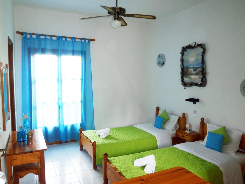 Paraskevi Apartments Ipsos Bilik gambar