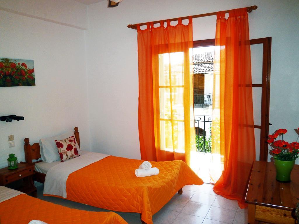 Paraskevi Apartments Ipsos Bilik gambar